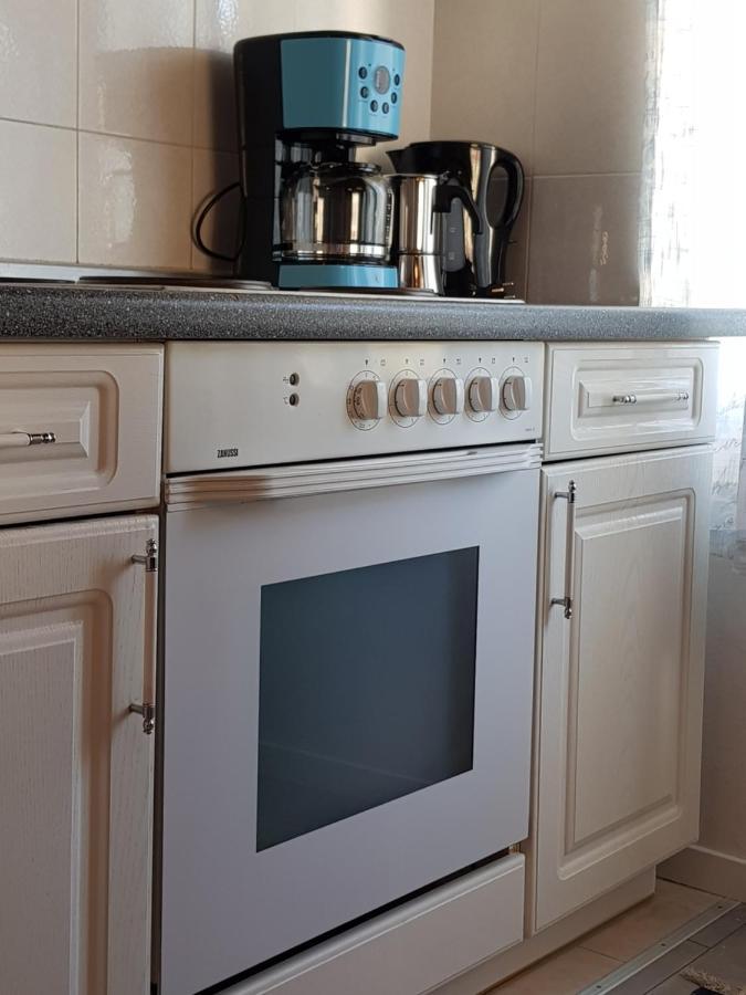 Lara Deluxe Superior 5 Star Apartment, Your Piece Of Heaven By The Sea & Park *