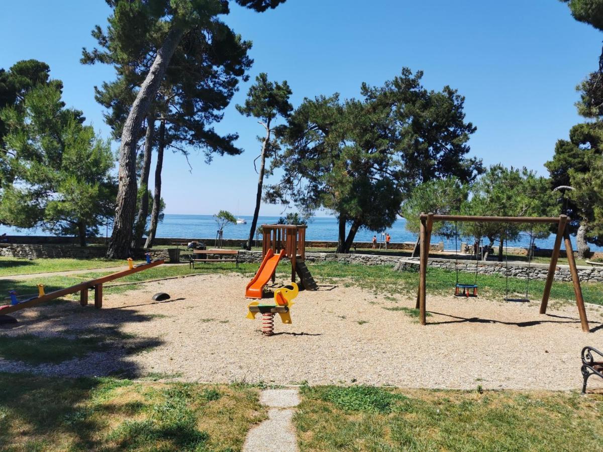 Lara Deluxe Superior 5 Star Apartment, Your Piece Of Heaven By The Sea & Park * Novigrad (Istria)
