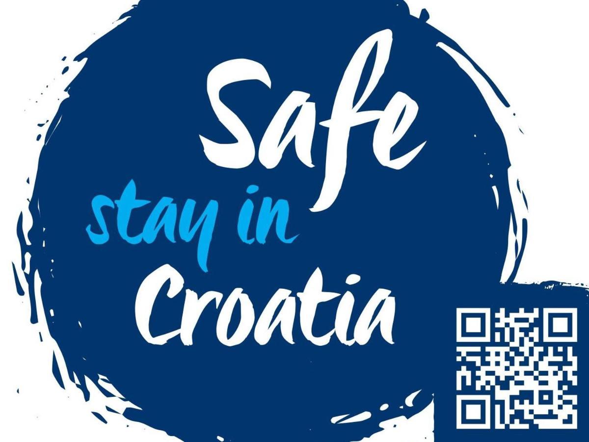 Apartment Lara Deluxe Superior 5 Star Apartment, Your Piece Of Heaven By The Sea & Park Novigrad (Istria)